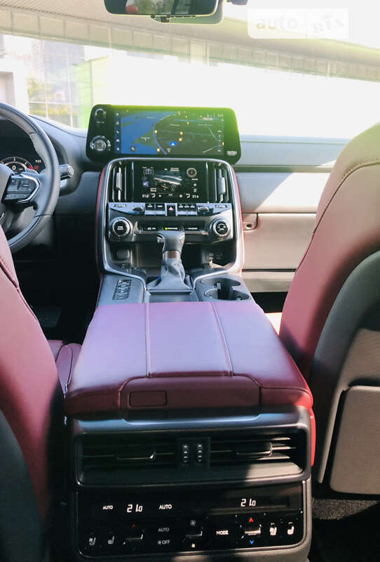 Позашляховик / Кросовер Lexus LX 2024 в Києві