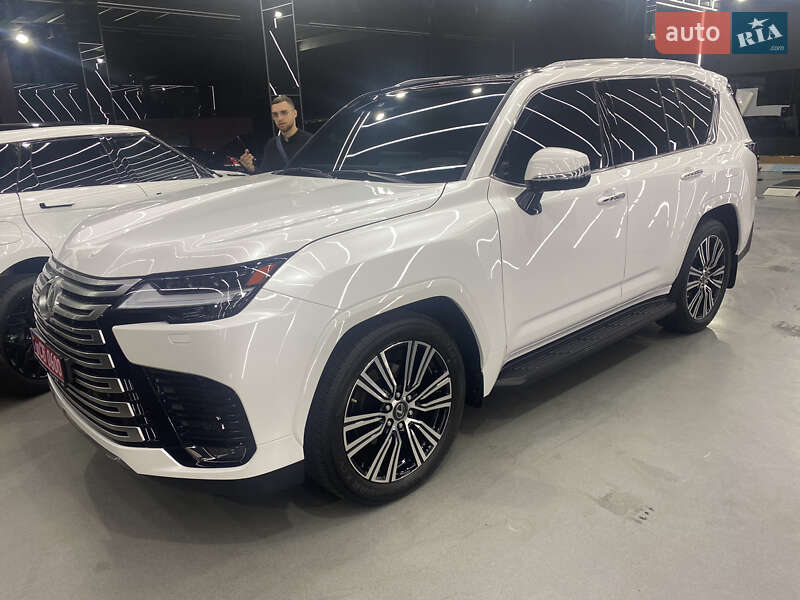 Lexus LX 2022