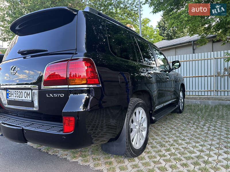 Внедорожник / Кроссовер Lexus LX 2010 в Одессе