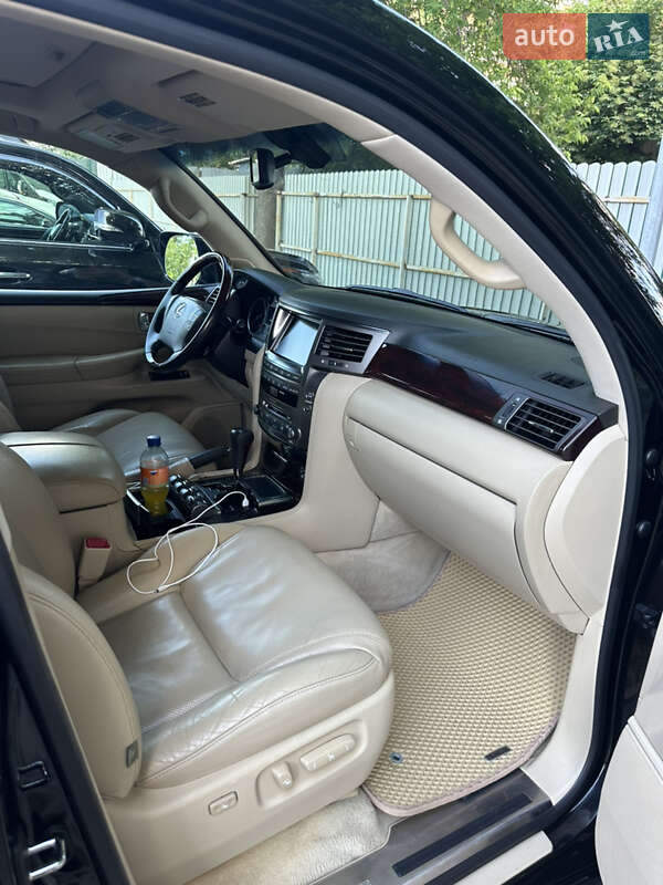 Внедорожник / Кроссовер Lexus LX 2010 в Одессе