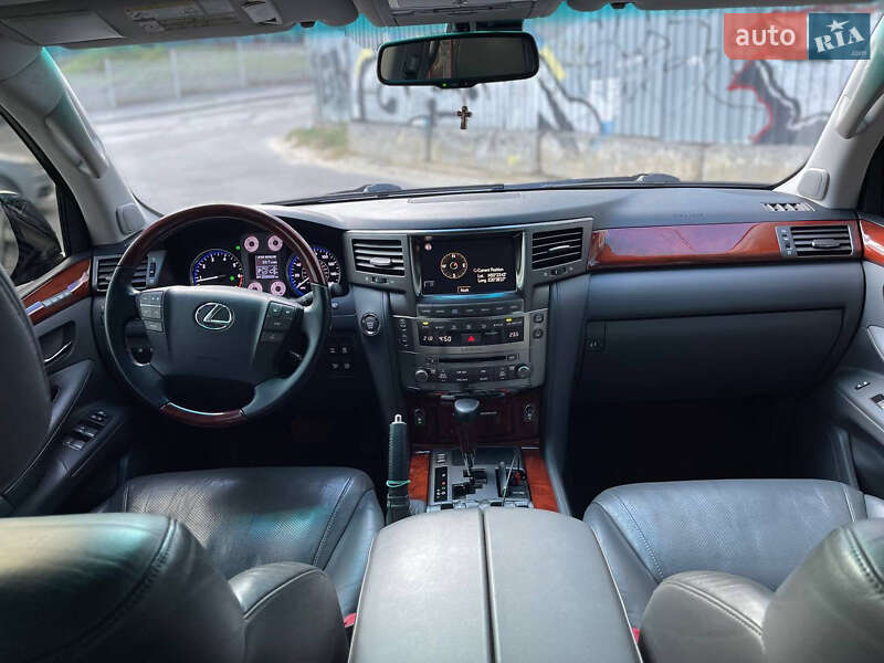 Позашляховик / Кросовер Lexus LX 2008 в Харкові