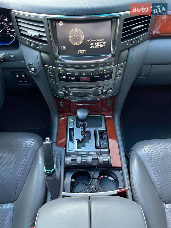 Позашляховик / Кросовер Lexus LX 2008 в Харкові