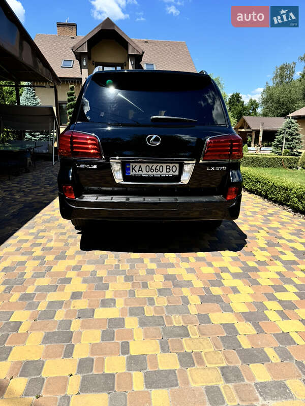 Позашляховик / Кросовер Lexus LX 2011 в Києві
