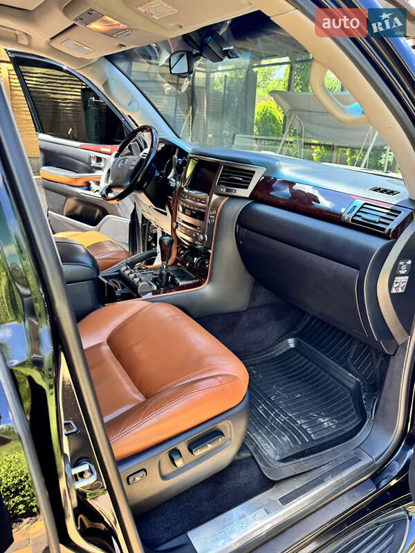 Позашляховик / Кросовер Lexus LX 2011 в Києві