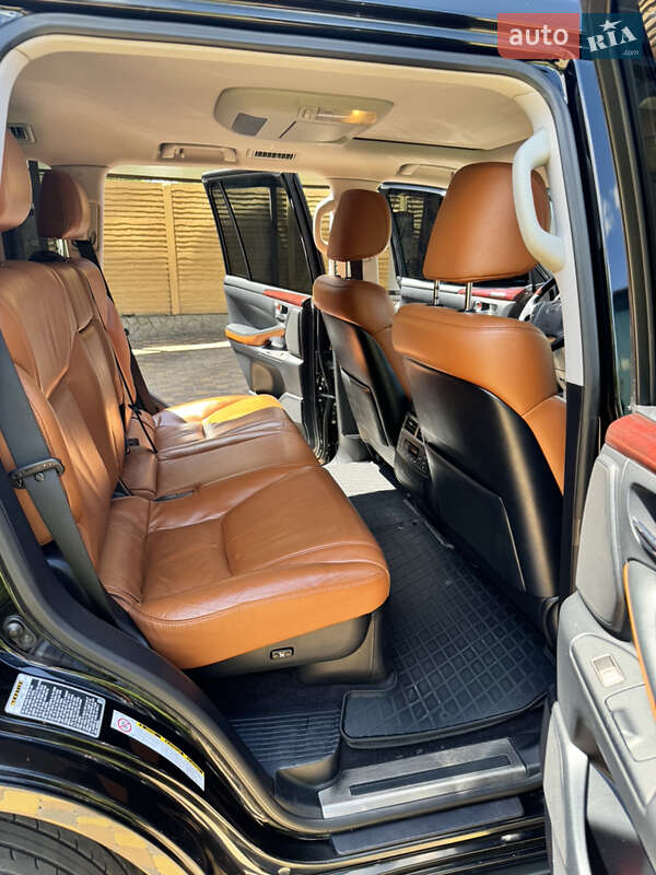 Позашляховик / Кросовер Lexus LX 2011 в Києві
