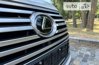 Внедорожник / Кроссовер Lexus LX 2022 в 