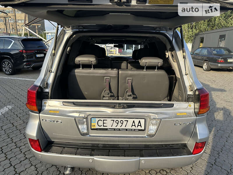 Позашляховик / Кросовер Lexus LX 2008 в Чернівцях