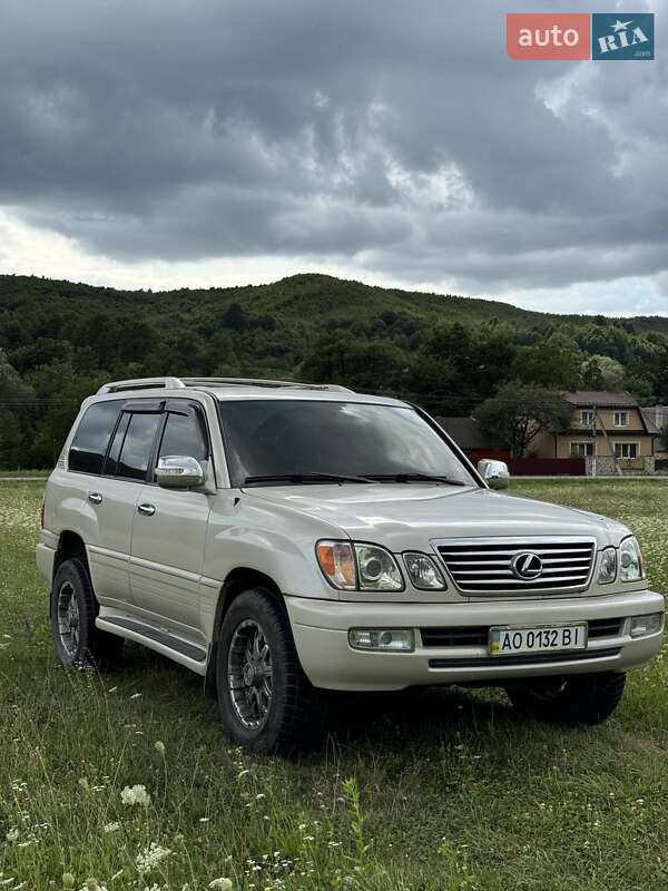 Lexus LX 2003
