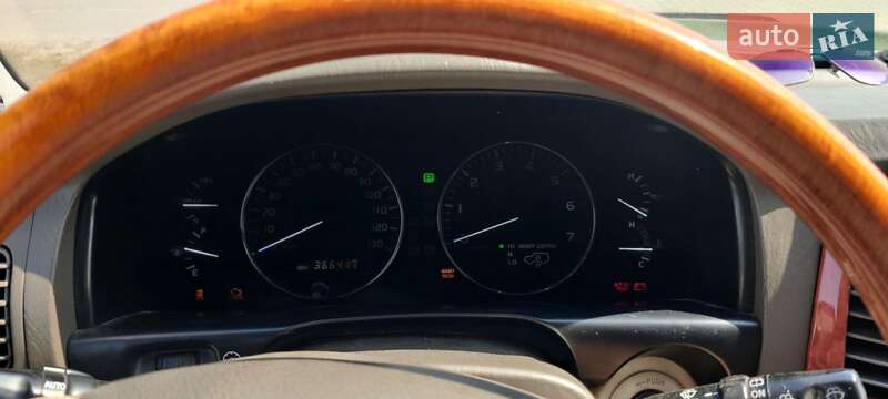 Позашляховик / Кросовер Lexus LX 2004 в Чернівцях