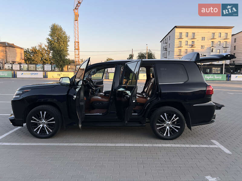Внедорожник / Кроссовер Lexus LX 2011 в Тернополе