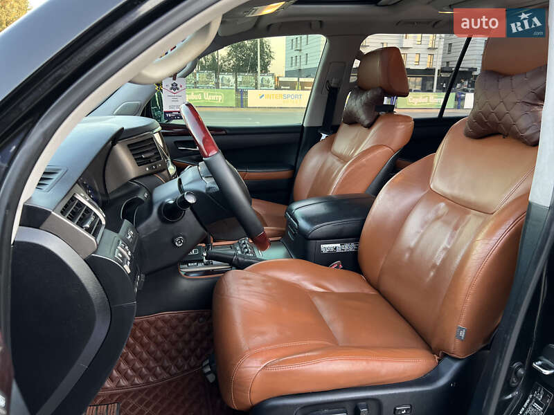 Внедорожник / Кроссовер Lexus LX 2011 в Тернополе