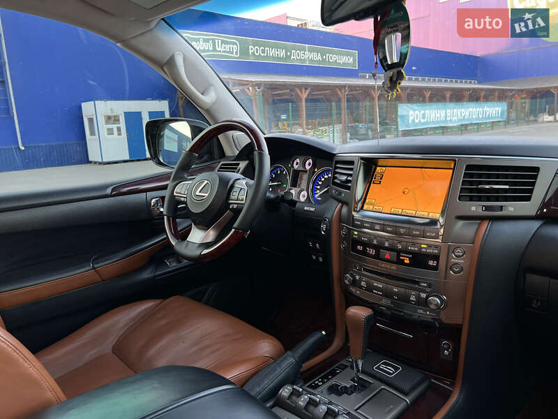 Внедорожник / Кроссовер Lexus LX 2011 в Тернополе