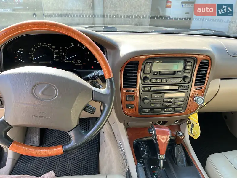 Lexus LX 1999