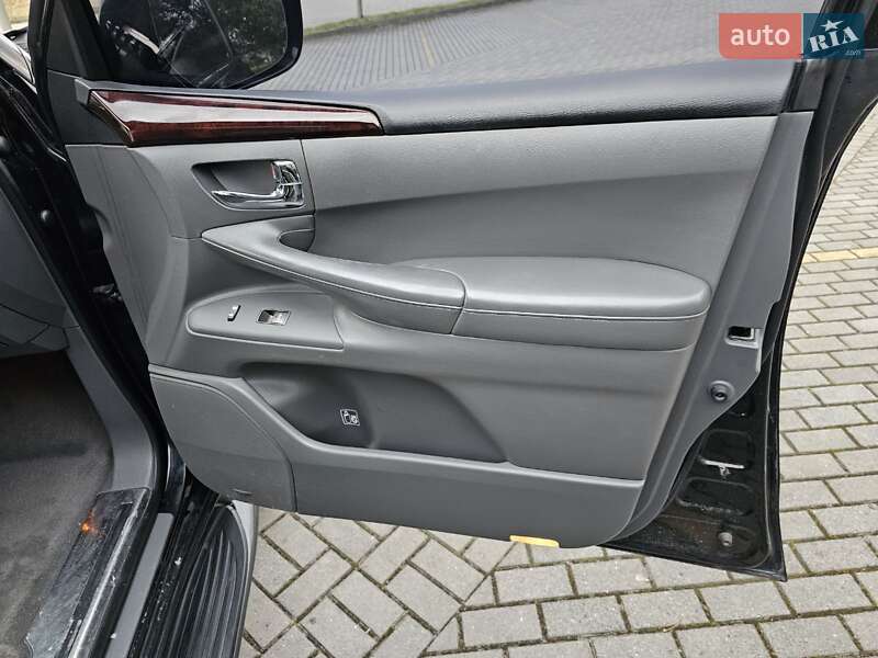 Позашляховик / Кросовер Lexus LX 2010 в Дрогобичі