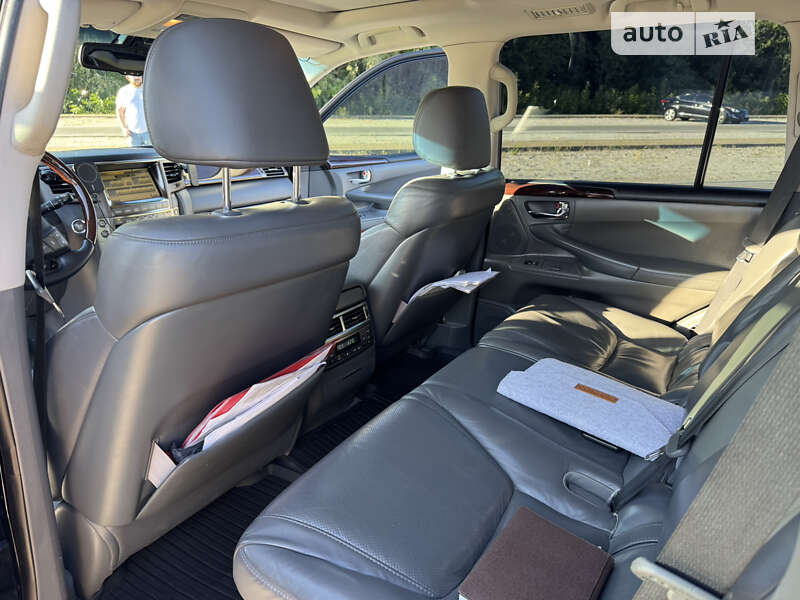 Позашляховик / Кросовер Lexus LX 2010 в Дніпрі