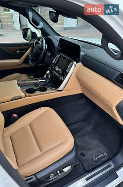 Внедорожник / Кроссовер Lexus LX 2022 в 
