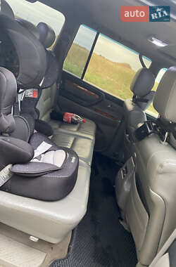 Внедорожник / Кроссовер Lexus LX 2004 в 