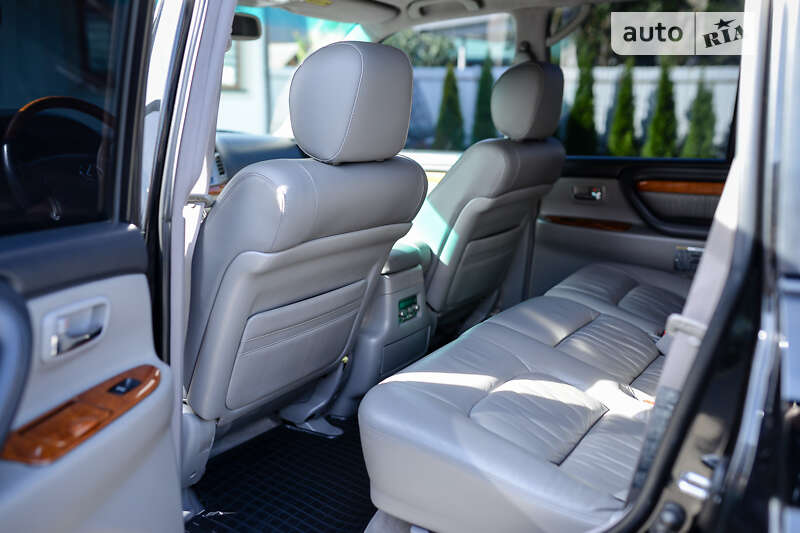 Позашляховик / Кросовер Lexus LX 2006 в Ковелі