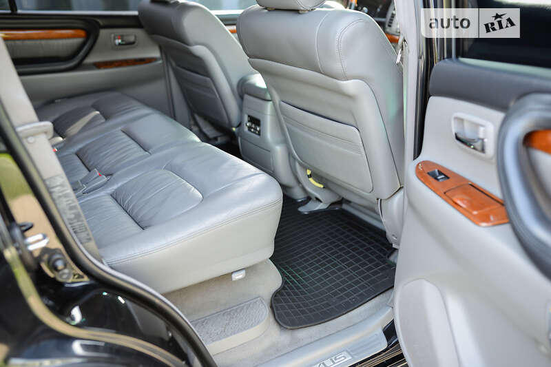 Позашляховик / Кросовер Lexus LX 2006 в Ковелі