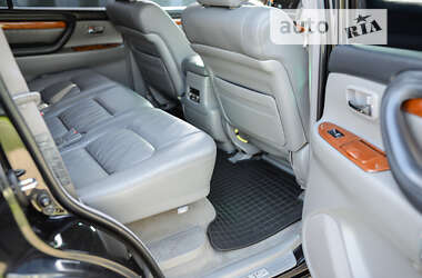 Позашляховик / Кросовер Lexus LX 2006 в 
