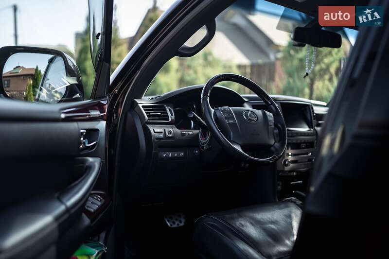 Позашляховик / Кросовер Lexus LX 2014 в Полтаві
