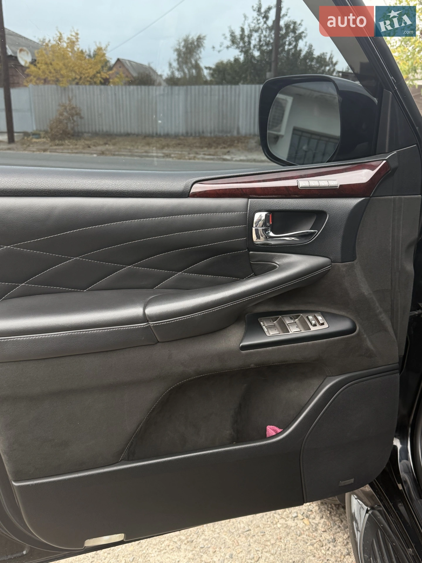2011 Lexus LX - мініатюра 10