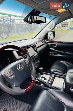 Внедорожник / Кроссовер Lexus LX 2013 в 