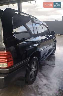 Внедорожник / Кроссовер Lexus LX 2007 в 