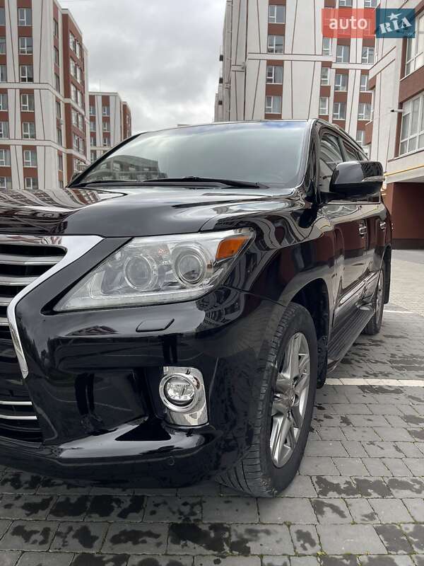 Внедорожник / Кроссовер Lexus LX 2014 в Ивано-Франковске