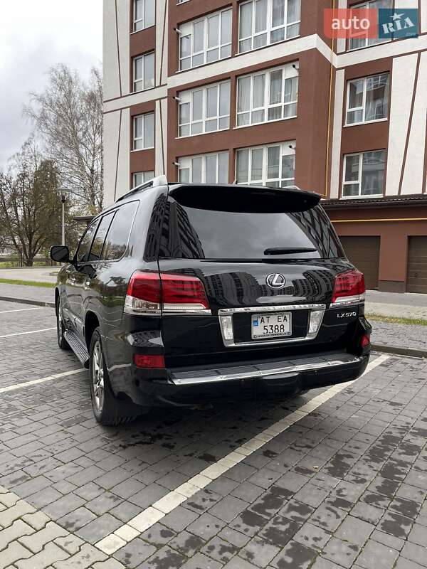 Внедорожник / Кроссовер Lexus LX 2014 в Ивано-Франковске