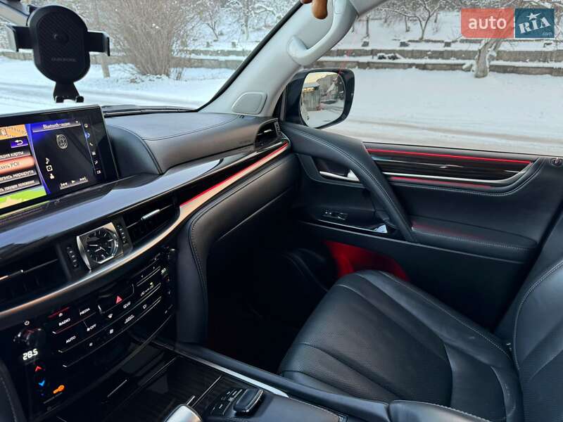 Позашляховик / Кросовер Lexus LX 2016 в Житомирі