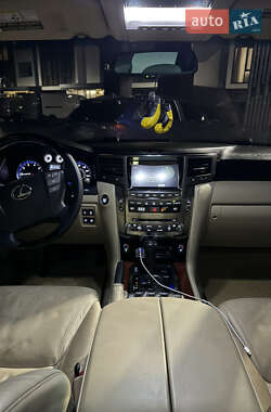 Внедорожник / Кроссовер Lexus LX 2010 в 