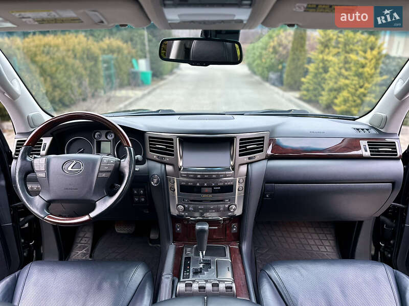 Внедорожник / Кроссовер Lexus LX 2011 в Одессе