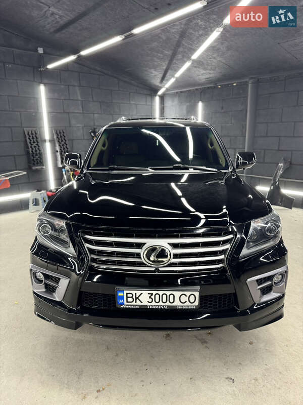 Позашляховик / Кросовер Lexus LX 2008 в Рівному