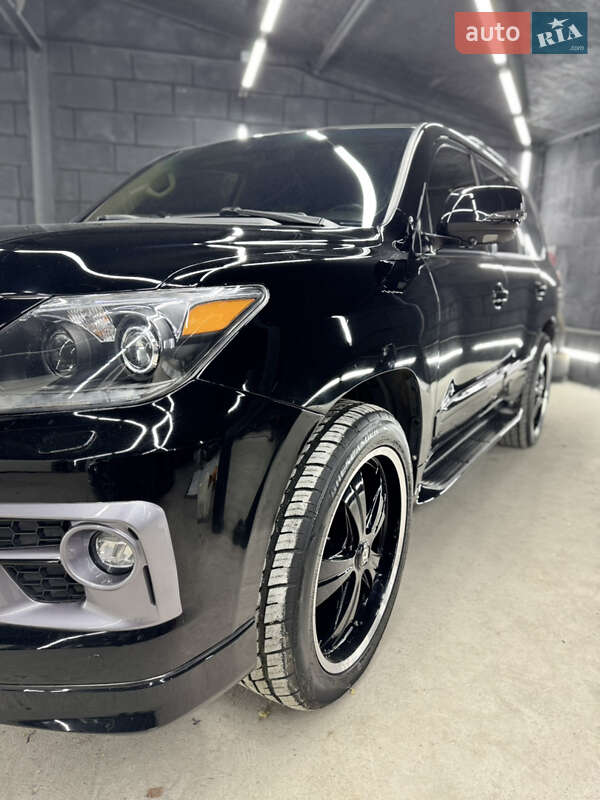Позашляховик / Кросовер Lexus LX 2008 в Рівному