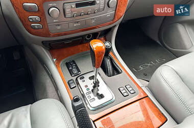 Внедорожник / Кроссовер Lexus LX 2005 в 