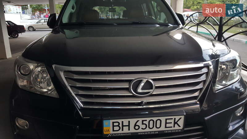 Внедорожник / Кроссовер Lexus LX 2011 в Одессе