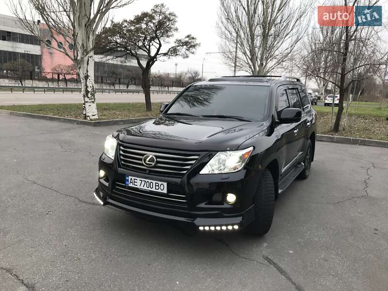 Внедорожник / Кроссовер Lexus LX 2008 в 