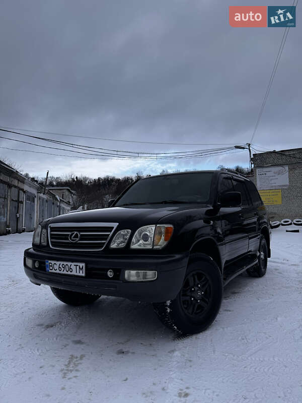 Lexus LX 2005