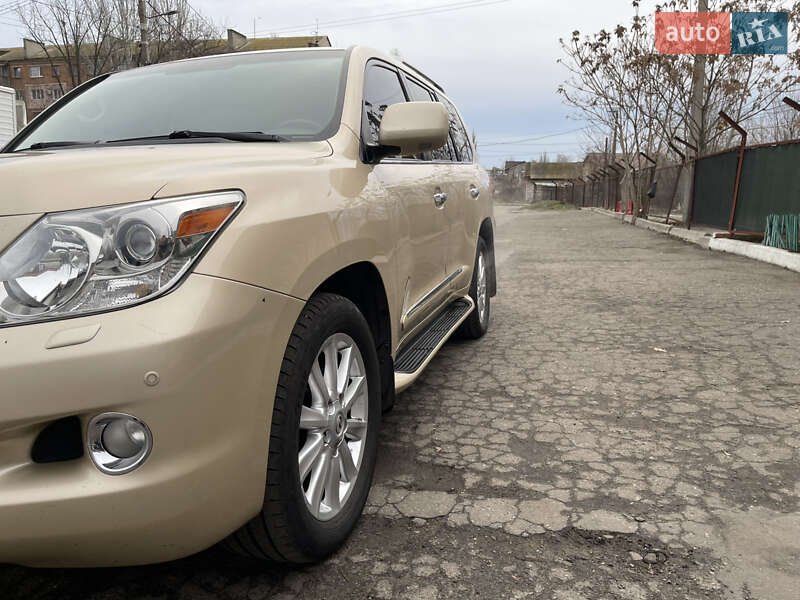 Позашляховик / Кросовер Lexus LX 2008 в Миколаєві