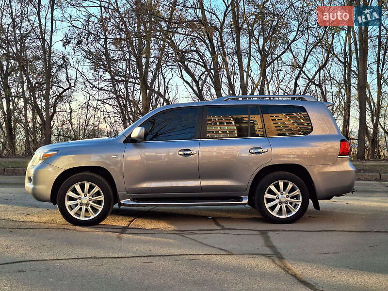 Позашляховик / Кросовер Lexus LX 2008 в Житомирі