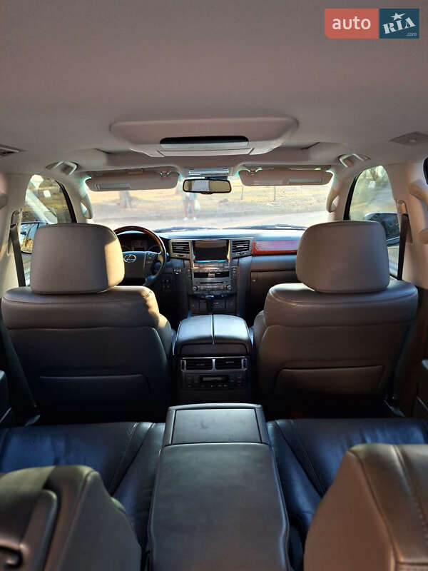 Позашляховик / Кросовер Lexus LX 2008 в Житомирі