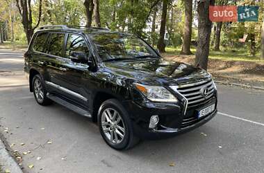 Позашляховик / Кросовер Lexus LX 2013 в 