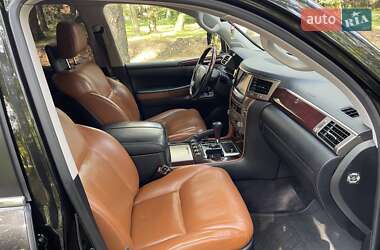 Позашляховик / Кросовер Lexus LX 2013 в 
