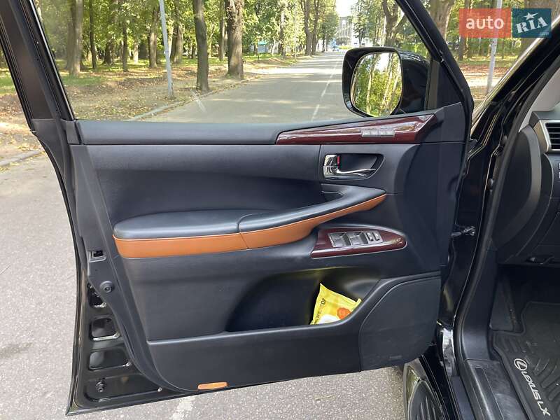 Позашляховик / Кросовер Lexus LX 2013 в Чернівцях фото 19 Позашляховик / Кросовер Lexus LX 2013 в Чернівцях