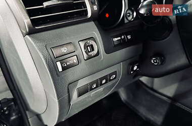 Позашляховик / Кросовер Lexus LX 2008 в 