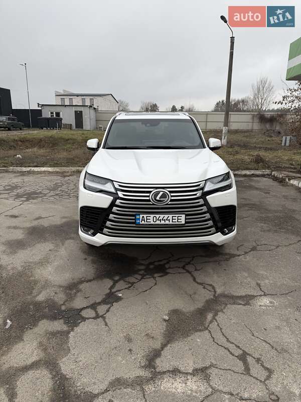Внедорожник / Кроссовер Lexus LX 2022 в 