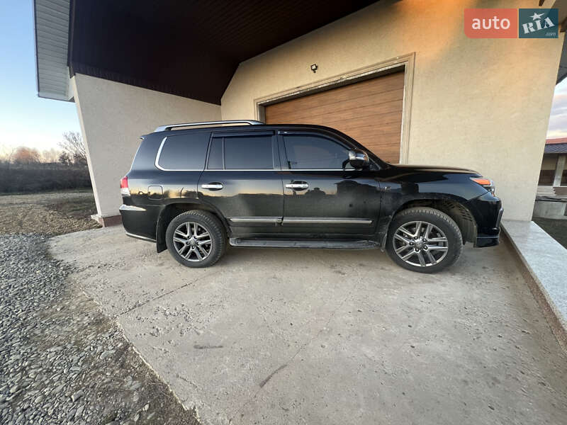 Позашляховик / Кросовер Lexus LX 2013 в Чернівцях