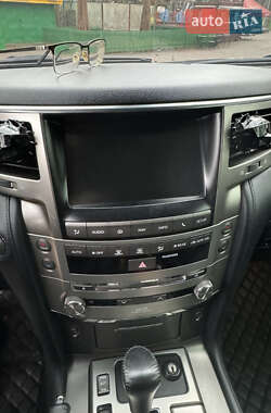 Позашляховик / Кросовер Lexus LX 2013 в 