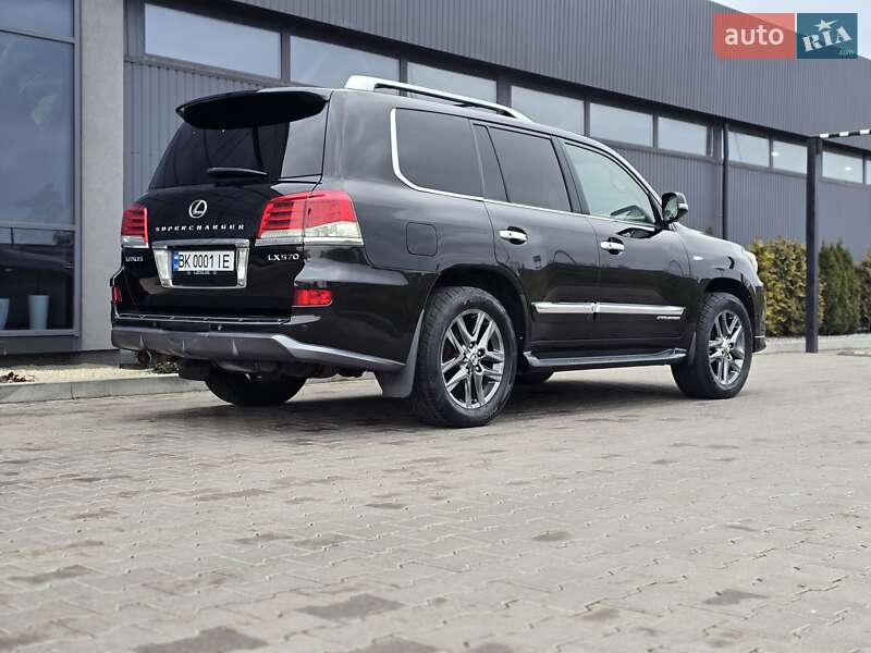 Позашляховик / Кросовер Lexus LX 2010 в Рівному